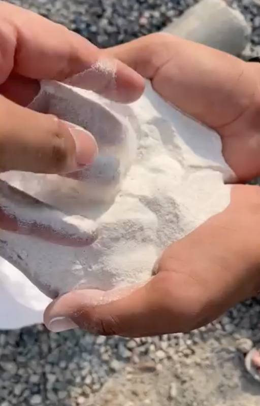 silica sand